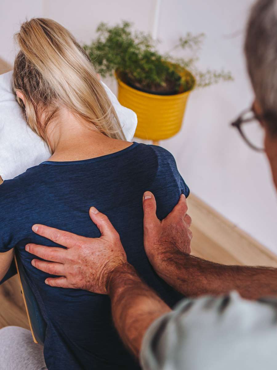 Shiatsu massage therapie in Arnhem, ontspanning, versoepelen van spieren en goede bloedcirculatie